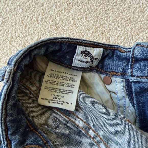 Wrangler Retro High Rise Trumpet Flare/Bell Bottom Jeans Size 26/32 - Picture 15 of 16